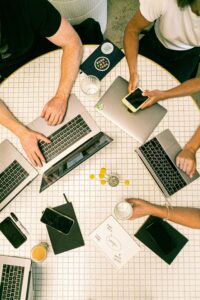 Cum să implementezi digitalizarea în mod eficient în cadrul companiei tale